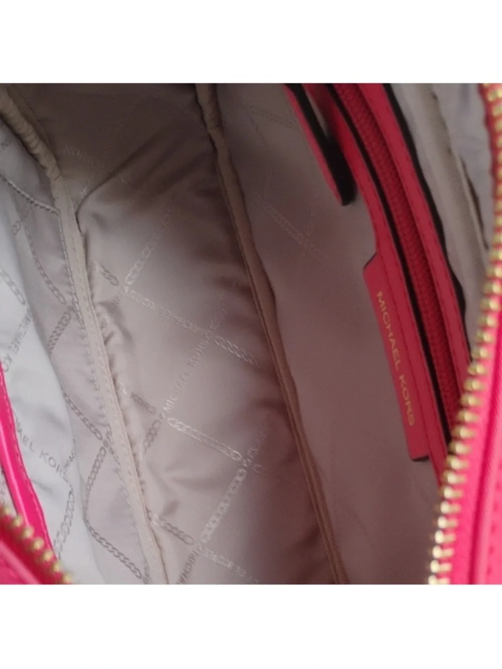 Michael Kors Elliot Small Utility Camera Messenger bag. - Picture 10 of 10